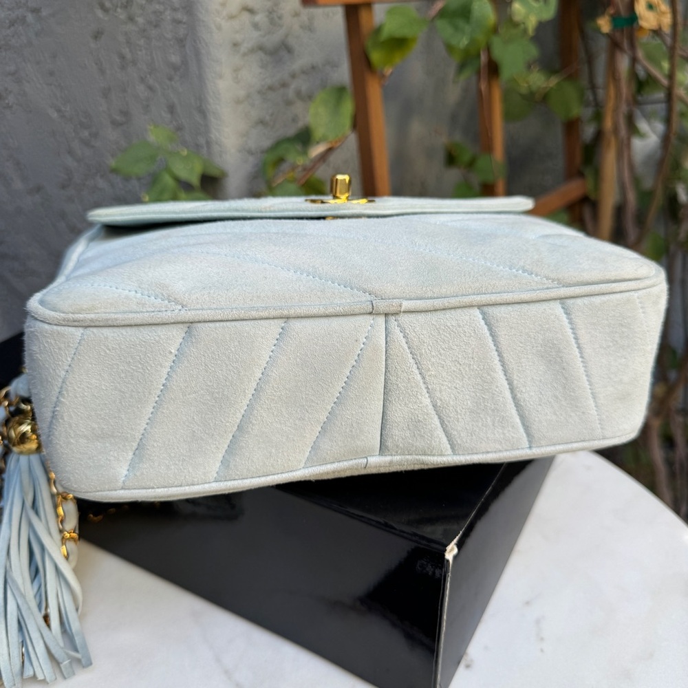 Chanel 90s Vintage Suede Quilted Camera Shoulder Bag - Picture 13 of 16